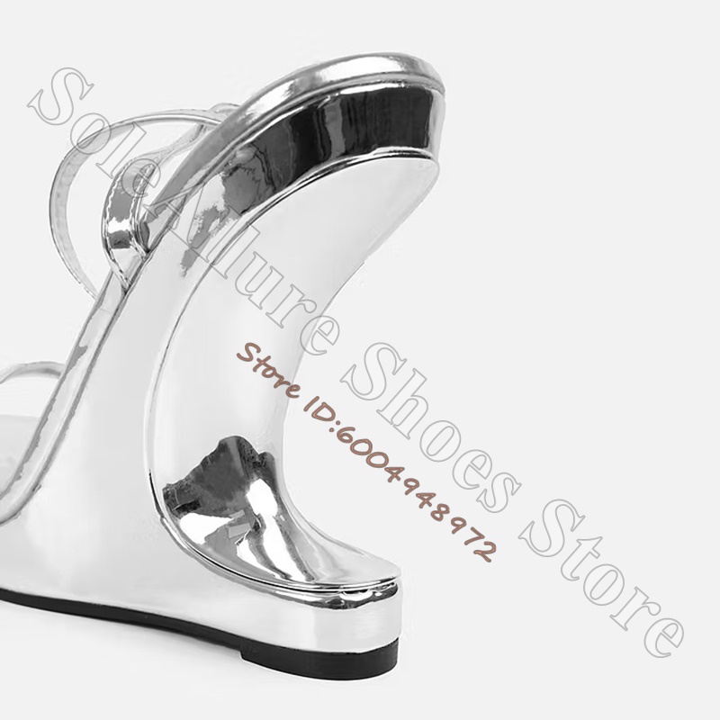 シルバーメタリックカットアウトウェッジサンダル、オープントゥ - Metallic Heel Sandal のレビューと価格