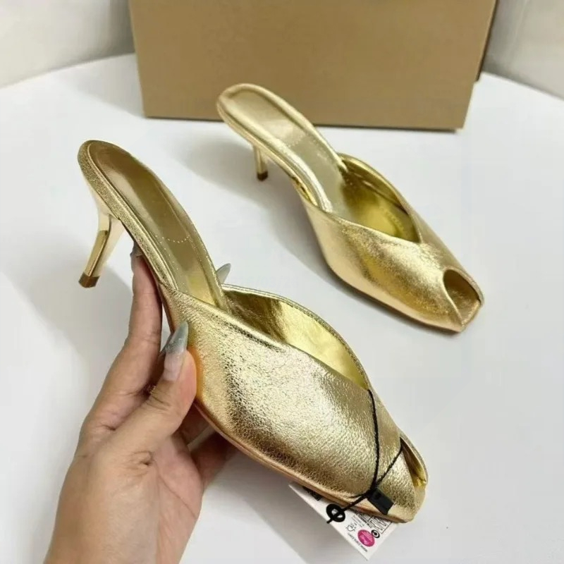 レディースパンプス デザイナーゴールド ミュールサンダル ラ - Metallic Heel Sandal のレビューと価格