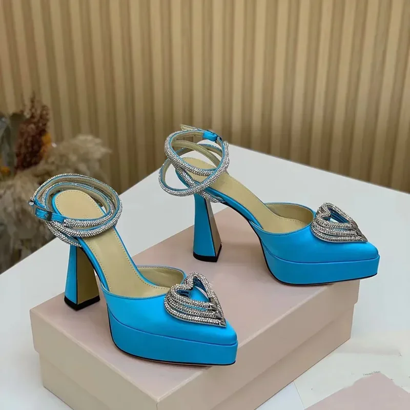 プラットフォームクリスタル愛の装飾サンダルセクシーなポインテ - Metallic Heel Sandal のレビューと価格